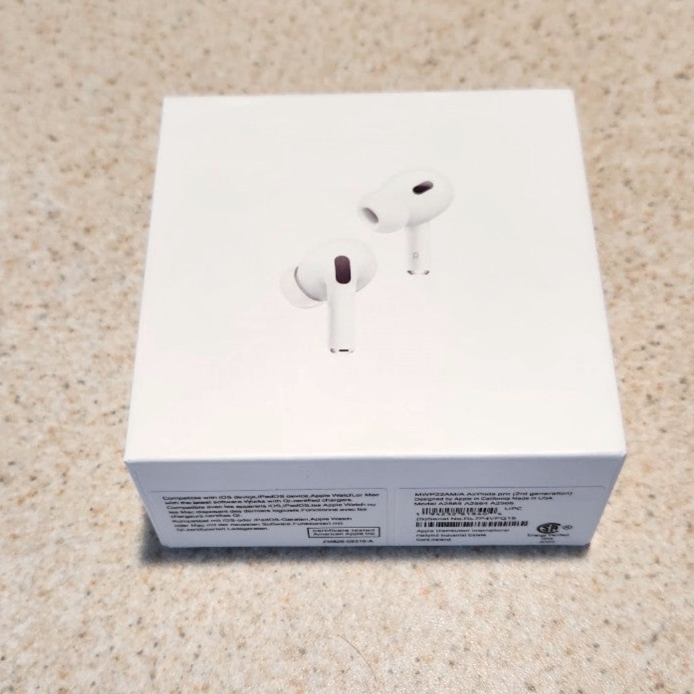 APPLE AIRPODS PRO 2- with charging case